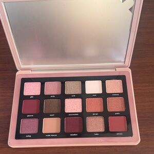 Natasha Denona. Pink Eyeshadow Palette - Multi-Pink & Rose Shades